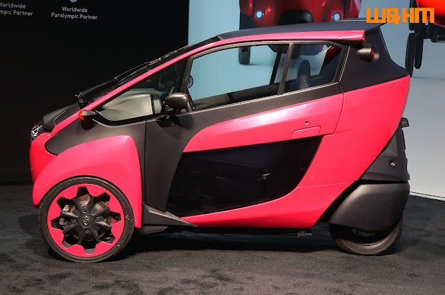 Take Matrix-Like Selfie with Ultra Cute Toyota Tricycle Car at @LAAutoshow 2018 by W&HM