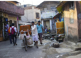 cycle, transport, bread, worli, koliwada, street, street photo, street photography, mumbai, india, 