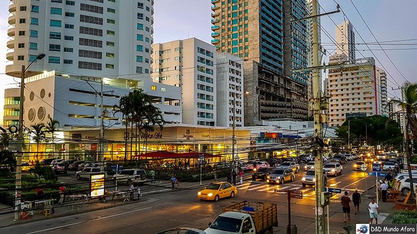Rua San Martin no bairro Bocagrande - Diário de bordo: 4 dias em Cartagena, Colômbia Rua San Martin no bairro Bocagrande - Diário de bordo: 4 dias em Cartagena, Colômbia