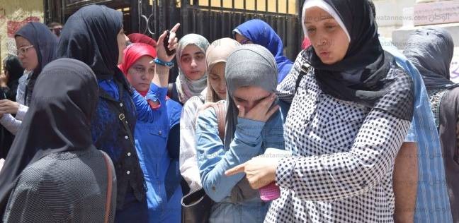 محاولات انتحار بسبب امتحان مادة الفيزياء للثانوية العامة محاولات انتحار بسبب امتحان مادة الفيزياء للثانوية العامة