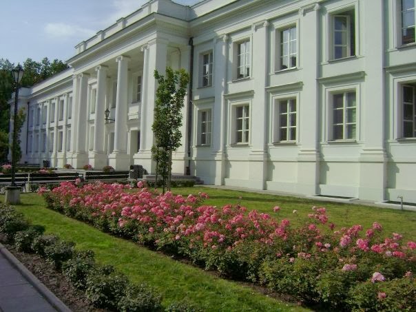 varşova üniversitesi kampüs binası