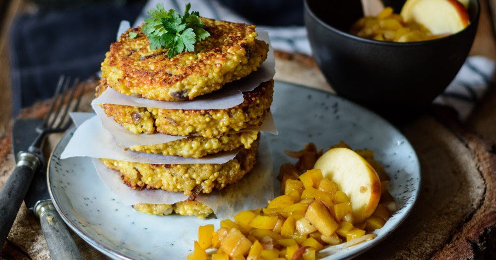 Ina Is(s)t: Hirse-Käse-Taler mit süß-saurem Paprika-Apfel Gemüse