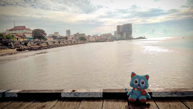 Dermaga Pasar Klandasan - Kucing The Explorer