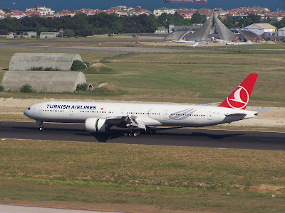 THY Türk Hava Yolları Boeing 777