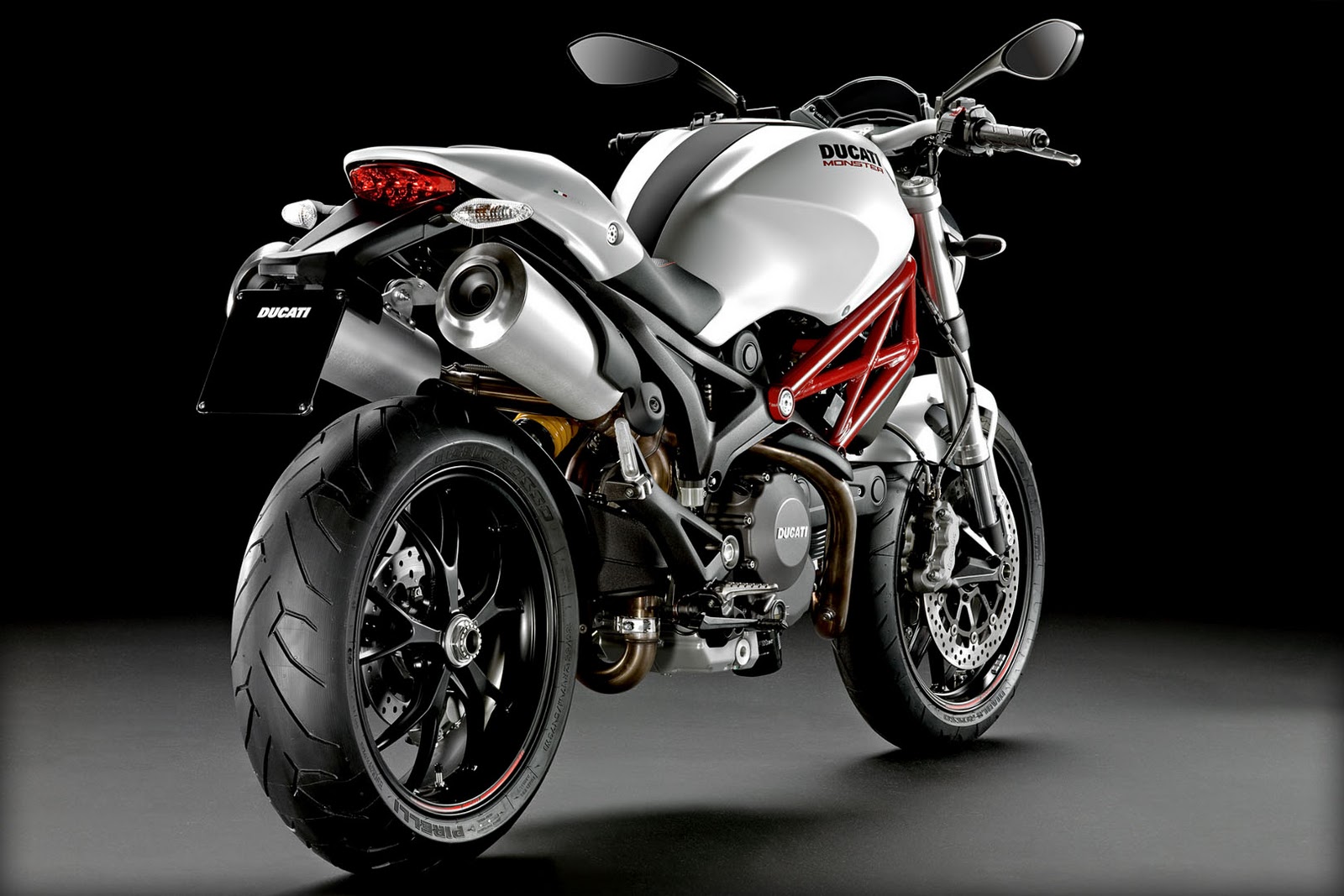BIKERAZY: Ducati Monster 795 for asian market