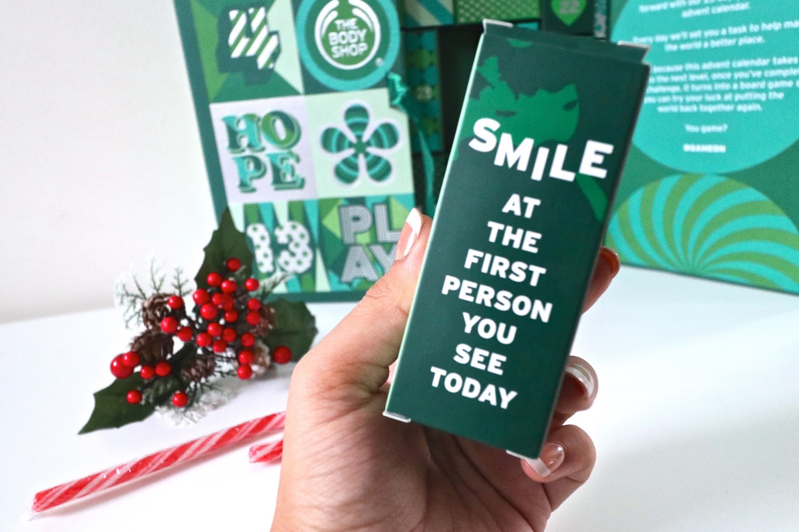 the-body-shop-25-days-deluxe-advent-calendar-giveaway-fashion