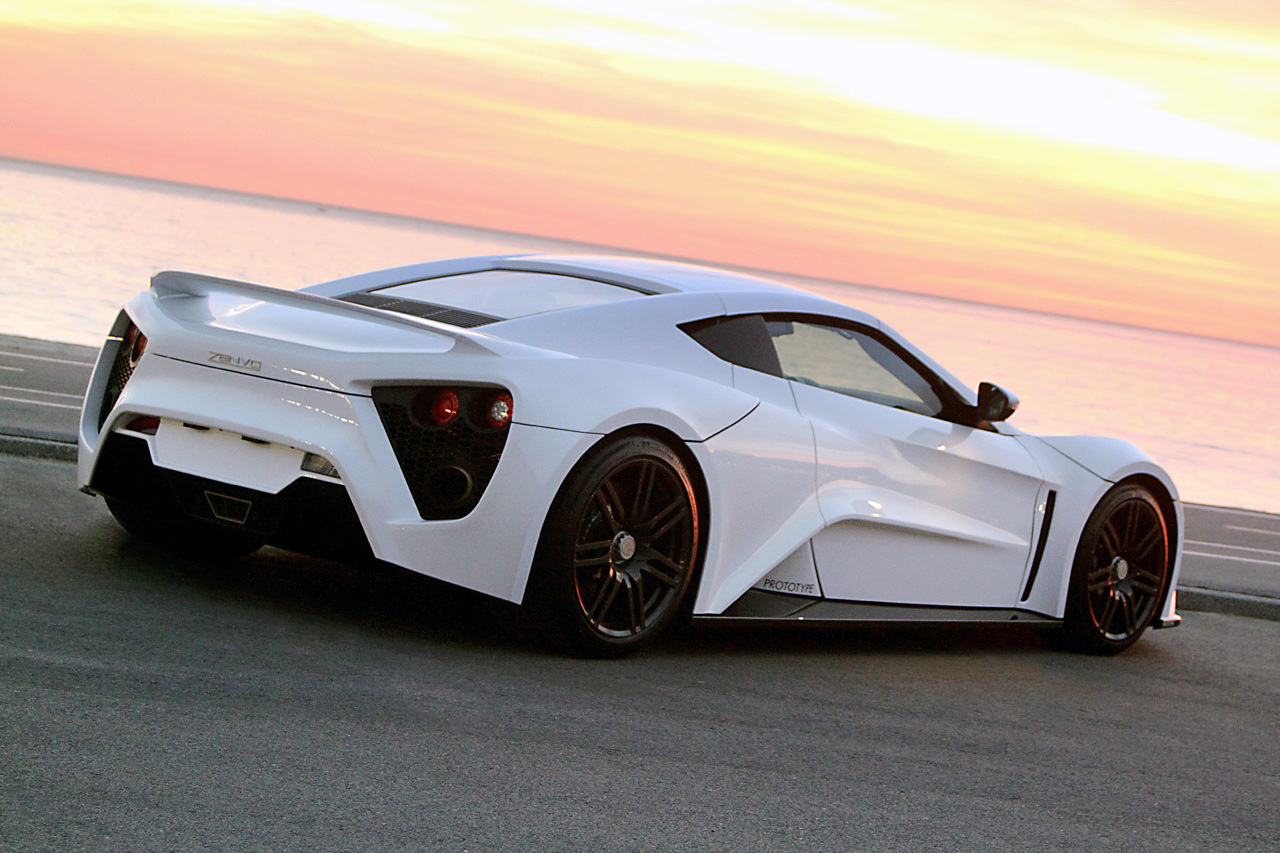 Zenvo st1 красный