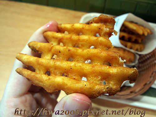 20110529 MOS 格子薯餅