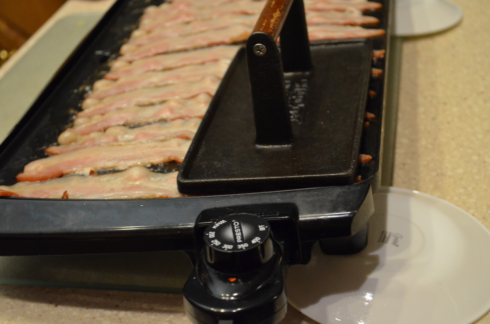 Frieda Loves Bread Cool Kitchen Tool Bacon Press