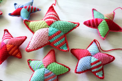 http://littlewoollie.blogspot.ca/2013/05/crochet-star-making-tutorial.html?spref=fb