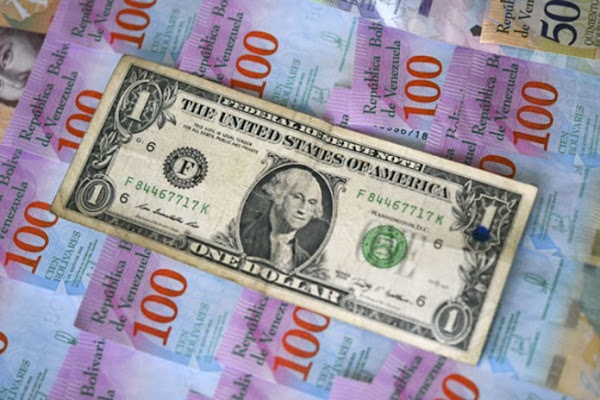 Banca pública y privada cambiará bolívares a divisas a través de mesas de cambio Banca pública y privada cambiará bolívares a divisas a través de mesas de cambio
