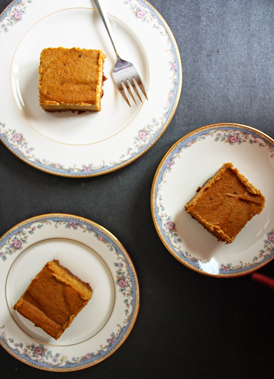 gluten-free vegan pumpkin pie cheesecake bars with gingerbread crust