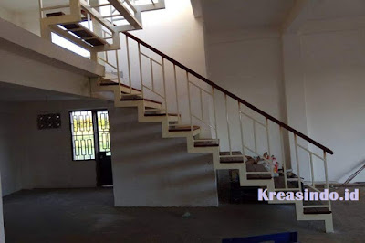 10 Model Tangga Trap Besi Kombinasi Kayu Kamper