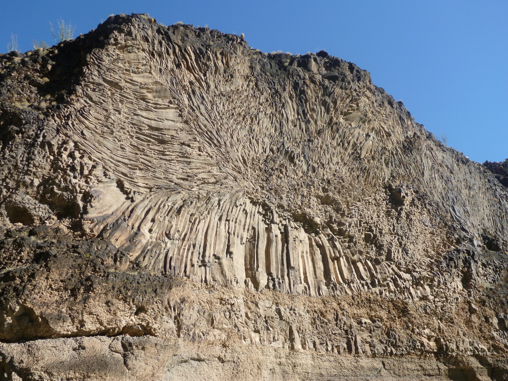 Вулкан горная порода. Бехистунская скала. Fossils Grand Canyon. Inkas Statue Basalt.