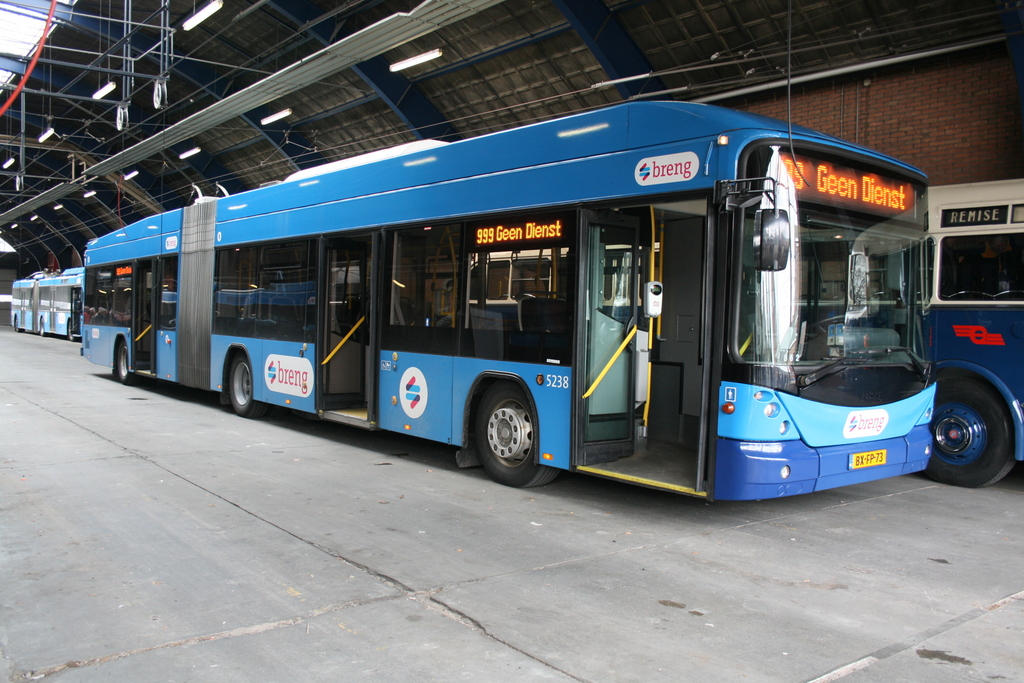 Openbaar Vervoer Wereldwijd: 50 jaar Autobus Documentatie Vereniging