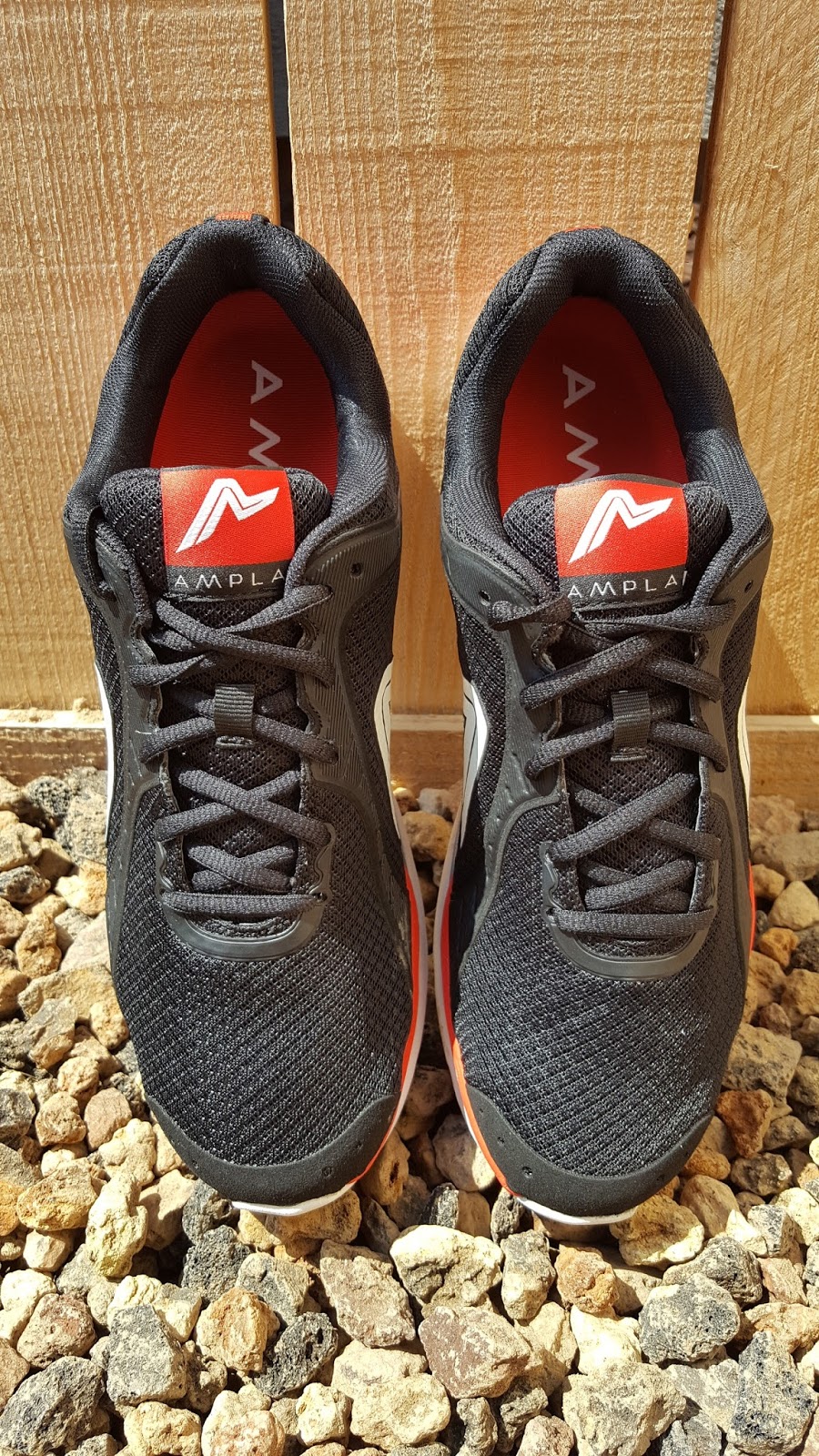 ampla fly running shoes