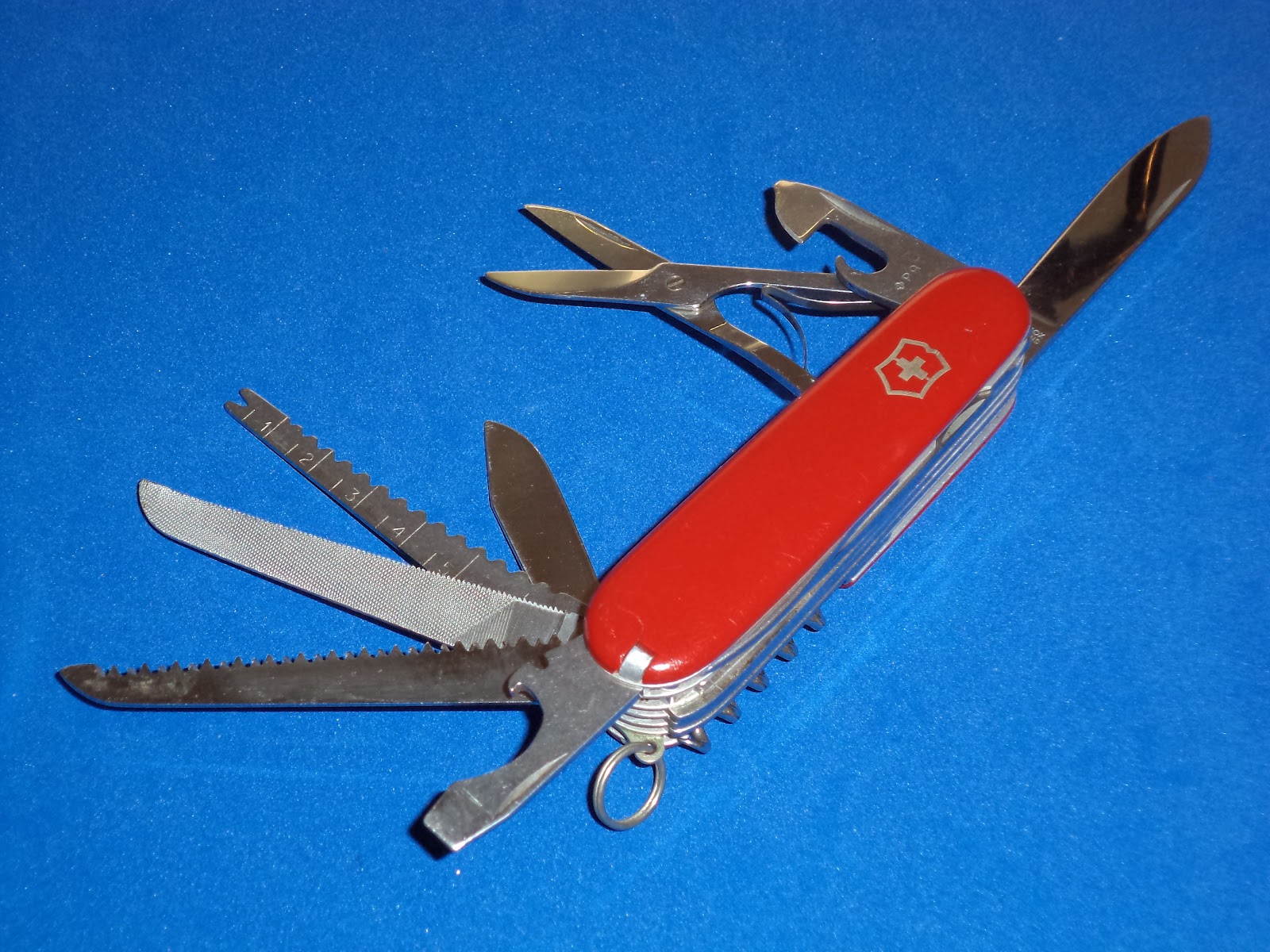 victorinox nail pliers