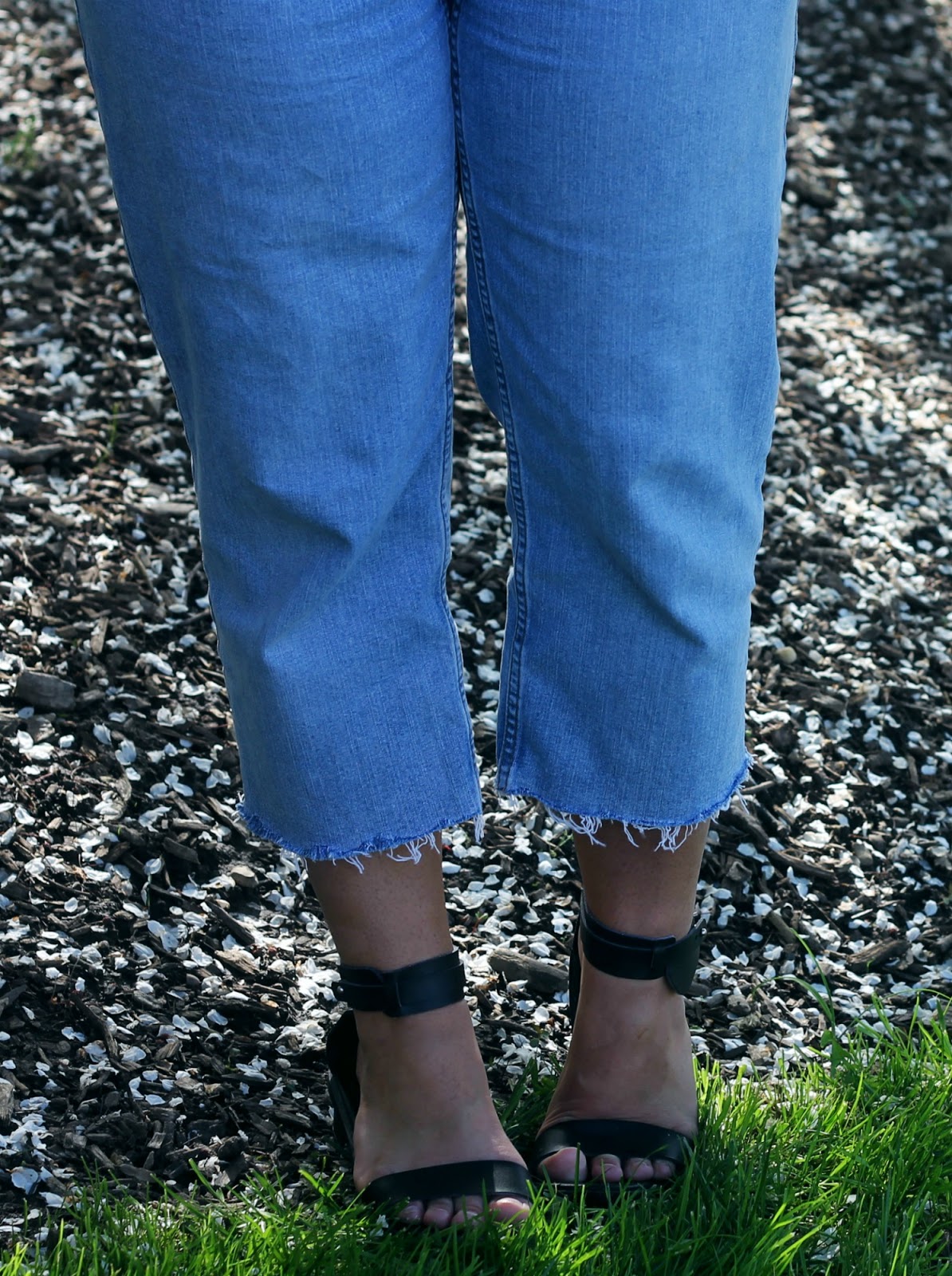 DIY frayed jeans
