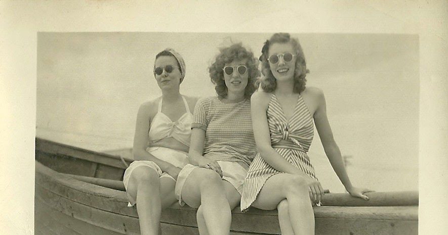 Vintage Snapshots Prove That 40's Women Fashion Is Always Adorable
