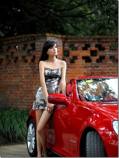 Cute Models With Mercedes Benz