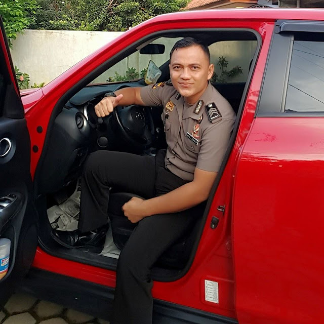 Komentar Pedas Oknum Polisi Mengenai Oknum Guru Cubit Siswa Didiknya, JANGAN DITIRU ! Komentar Pedas Oknum Polisi Mengenai Oknum Guru Cubit Siswa Didiknya, JANGAN DITIRU !