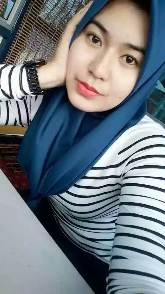 Awek comel tudung ketat manja | Awek Impian! Download