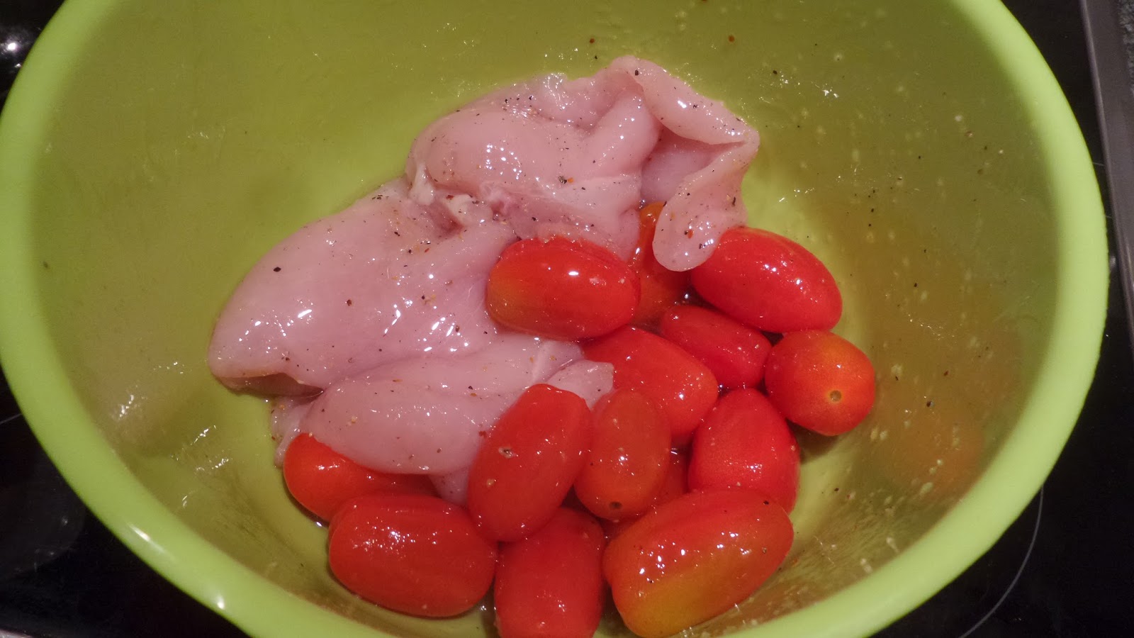 Yhden pannun basilikahalloumibroileri