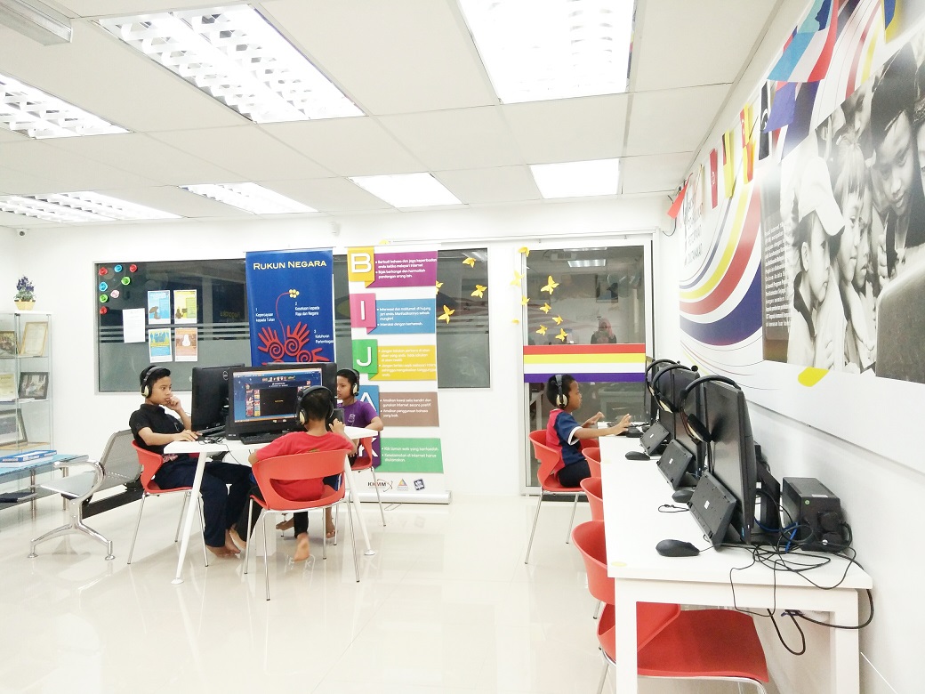 Pusat Internet Satu Malaysia Di Felda Layang-Layang Pusat Internet Satu Malaysia Di Felda Layang-Layang