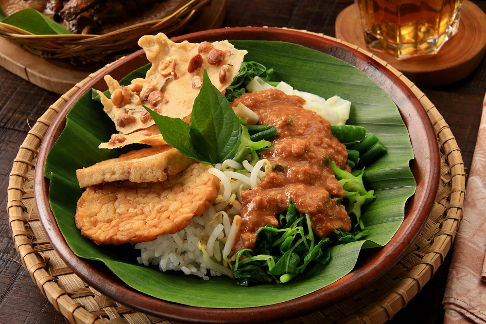 Mengenal Asal Muasal Nasi Sego Pecel Madiun Khas Jawa Timur Yang Lezat