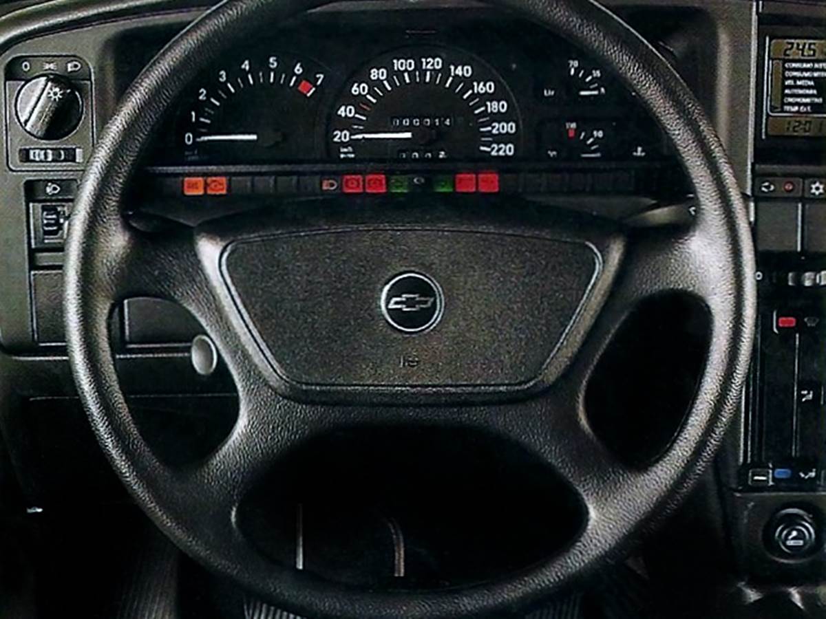 Chevrolet Omega CD 1993 - interior