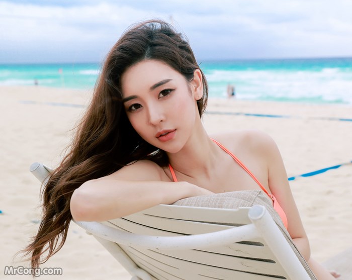 Beautiful Park Park Hyun in the beach fashion picture in June 2017 (225 photos) photo 3-18