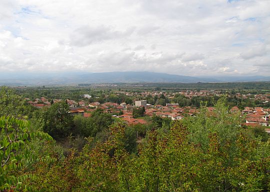 Panorama wsi Stob (bułg. Стоб). Panorama wsi Stob (bułg. Стоб).