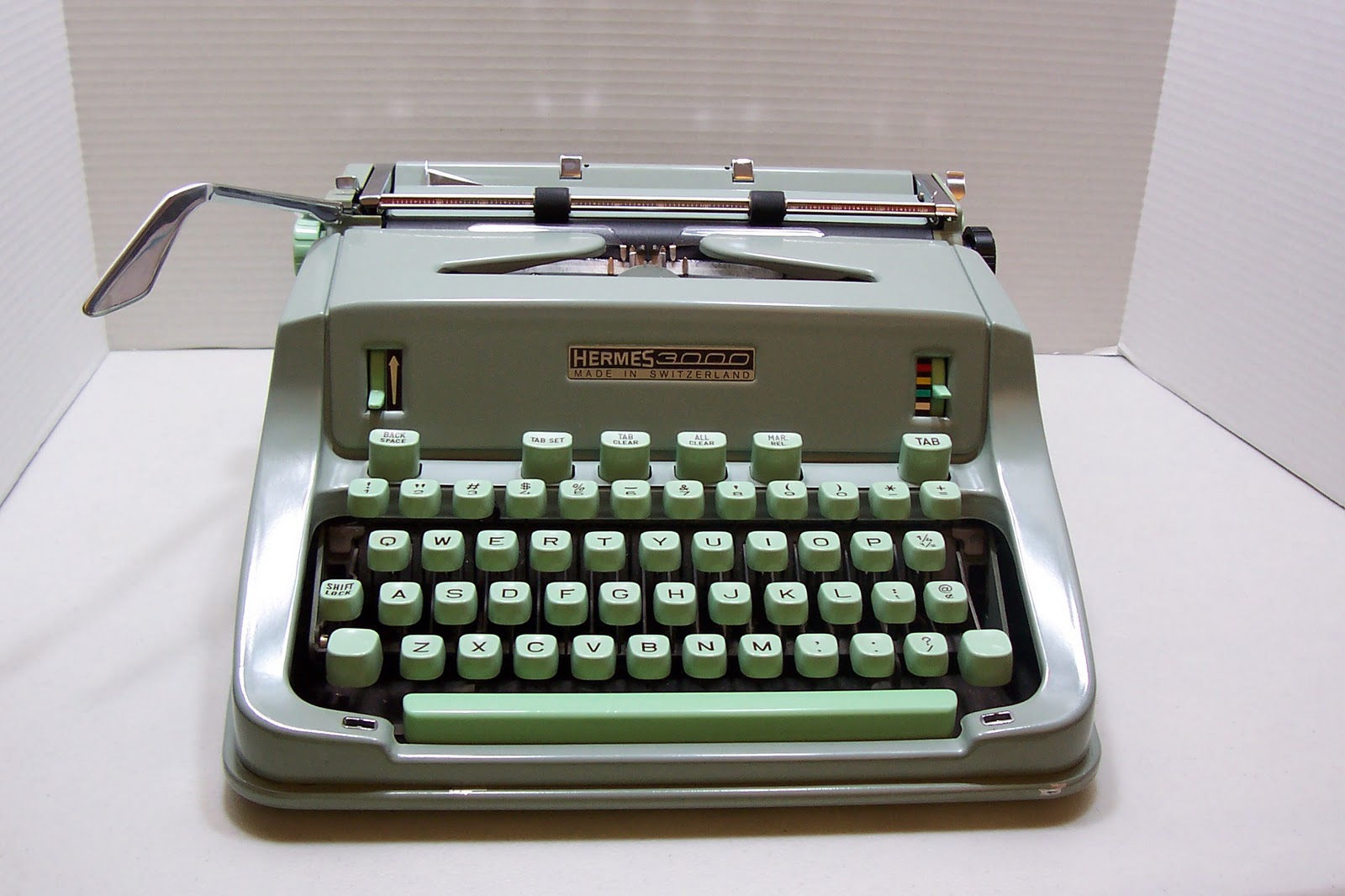 Fountain Pens & Typewriters Hermes 3000