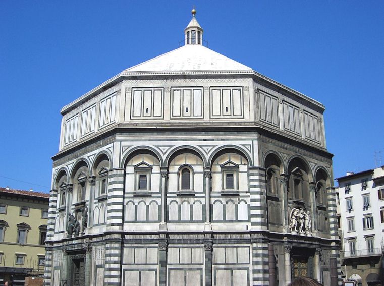 Baptistry in Florence is open during the evening three nights each week