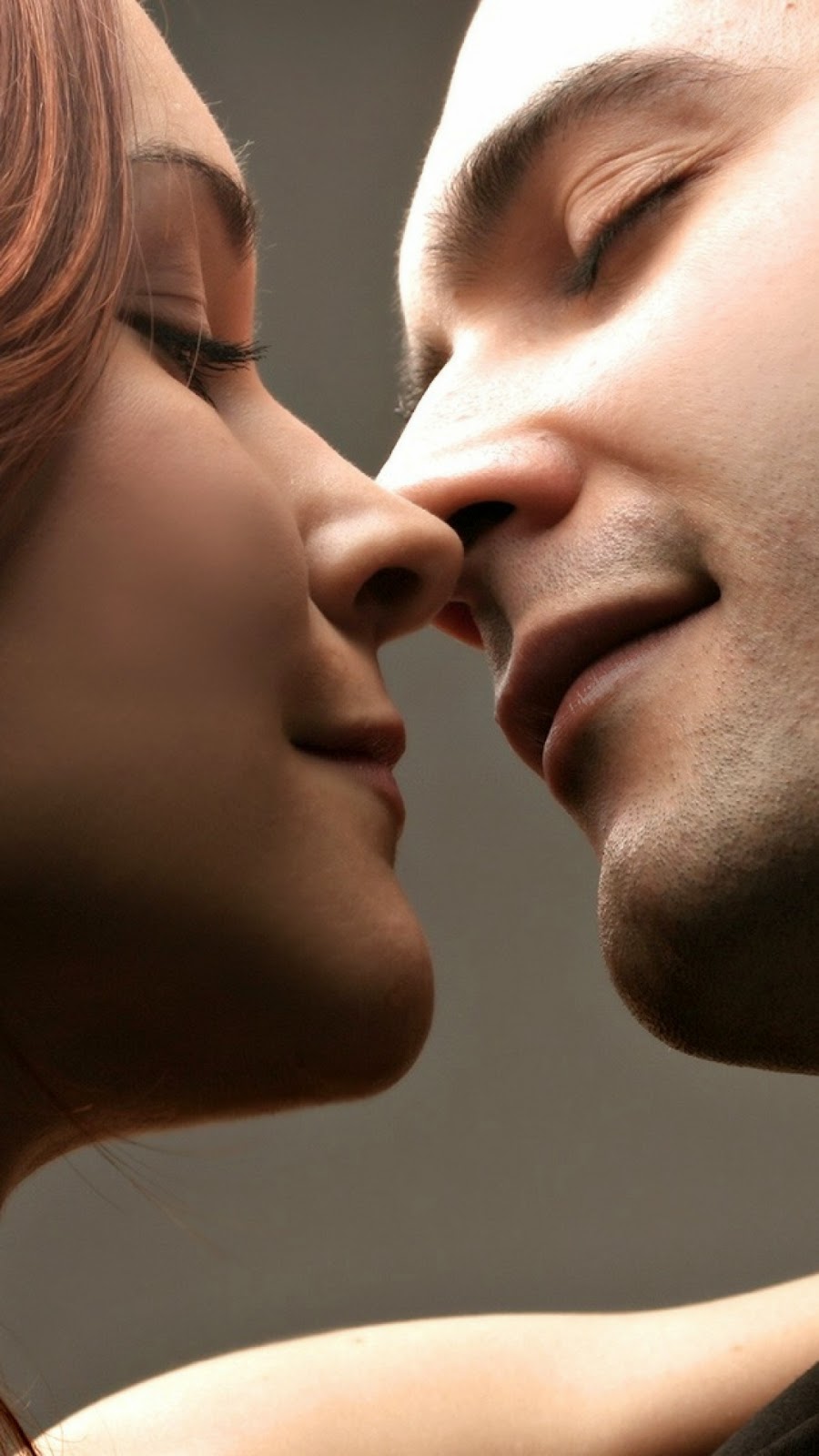 красивый поцелуй. нежный поцелуй. мужская любовь. лицо с поцелуем. лицо с поцелуем.