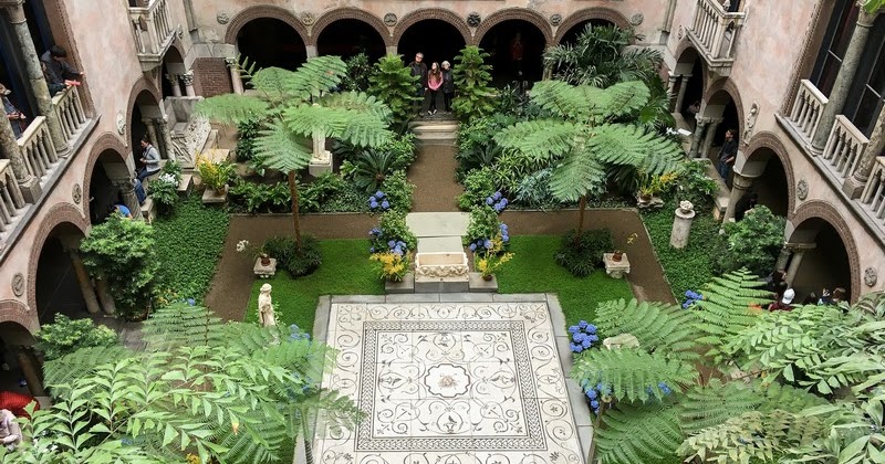 El patio interior del Isabella Stewart Gardner Museum en Boston