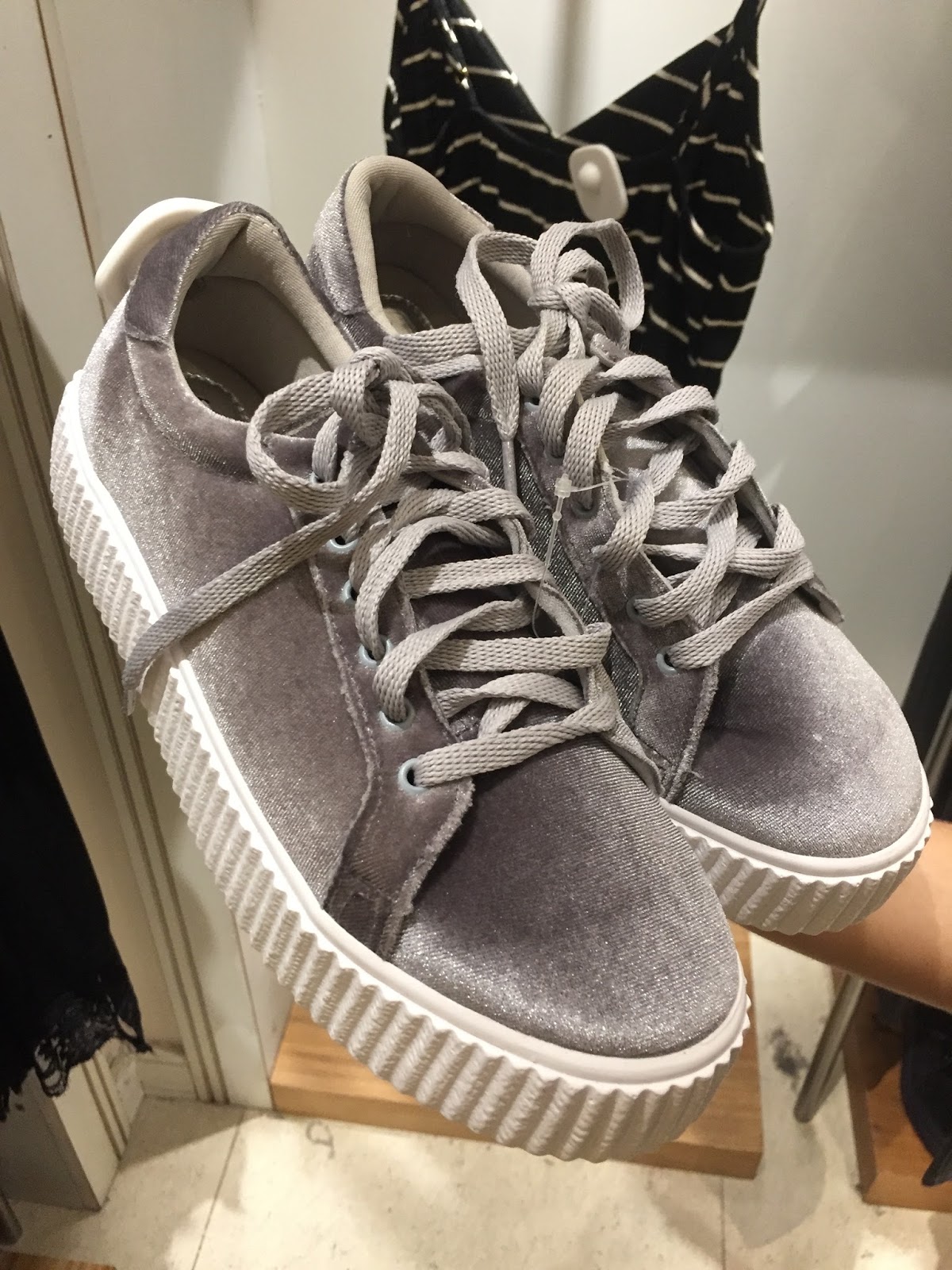 2 tenis por 129 riachuelo