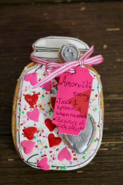 mother's day valentines, cookies, cookie decorating blogs, Mother's day cookies, love in a bottle cookie, valentines cookies ideas, easy cookie decorating, valentines, how to make mason jar cookie