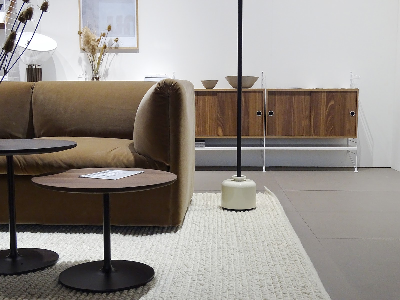 Impressionen und Trends von der Internationalen Möbelmesse 2018 in Köln - Messetour mit Blogst Lounge - String Furniture - http://mammilade.blogspot.de Impressionen und Trends von der Internationalen Möbelmesse 2018 in Köln - Messetour mit Blogst Lounge - String Furniture - http://mammilade.blogspot.de
