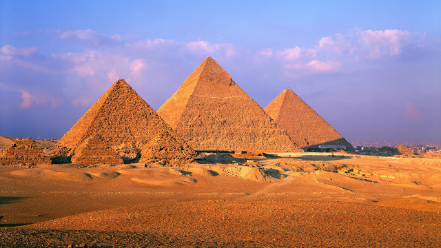 [Gambar] Suasana di dalam Piramid Giza