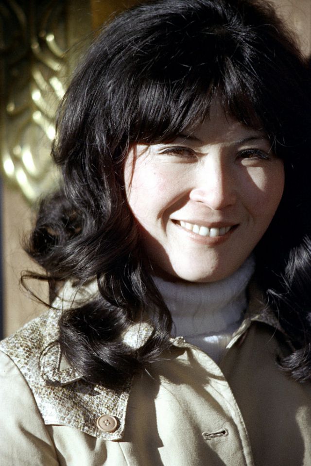 Vintage Tokyo Street Style: Ladies and Their Everyday Looks in the early 1970s - 28