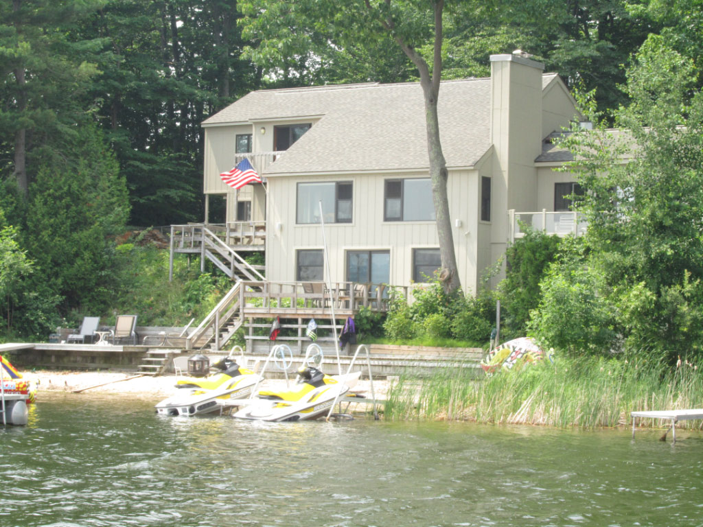 WaterfrontLuxuryHomes 16731 Starke Rd Arcadia, MI 49613