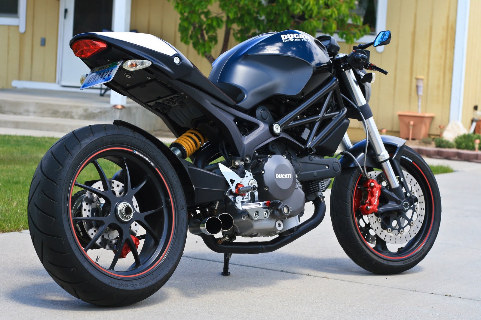 Cafe Racer Special Ducati Monster 696 SSS Conversion.