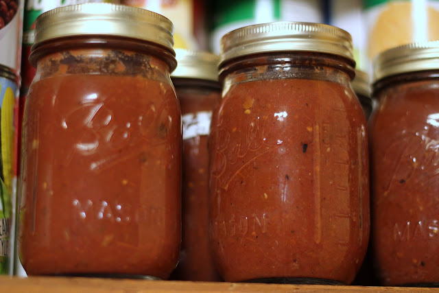 Learn the easiest way to can tomato sauce this year!