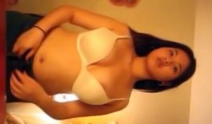 Mahasiswi Nakal Horny Di Ruang Ganti