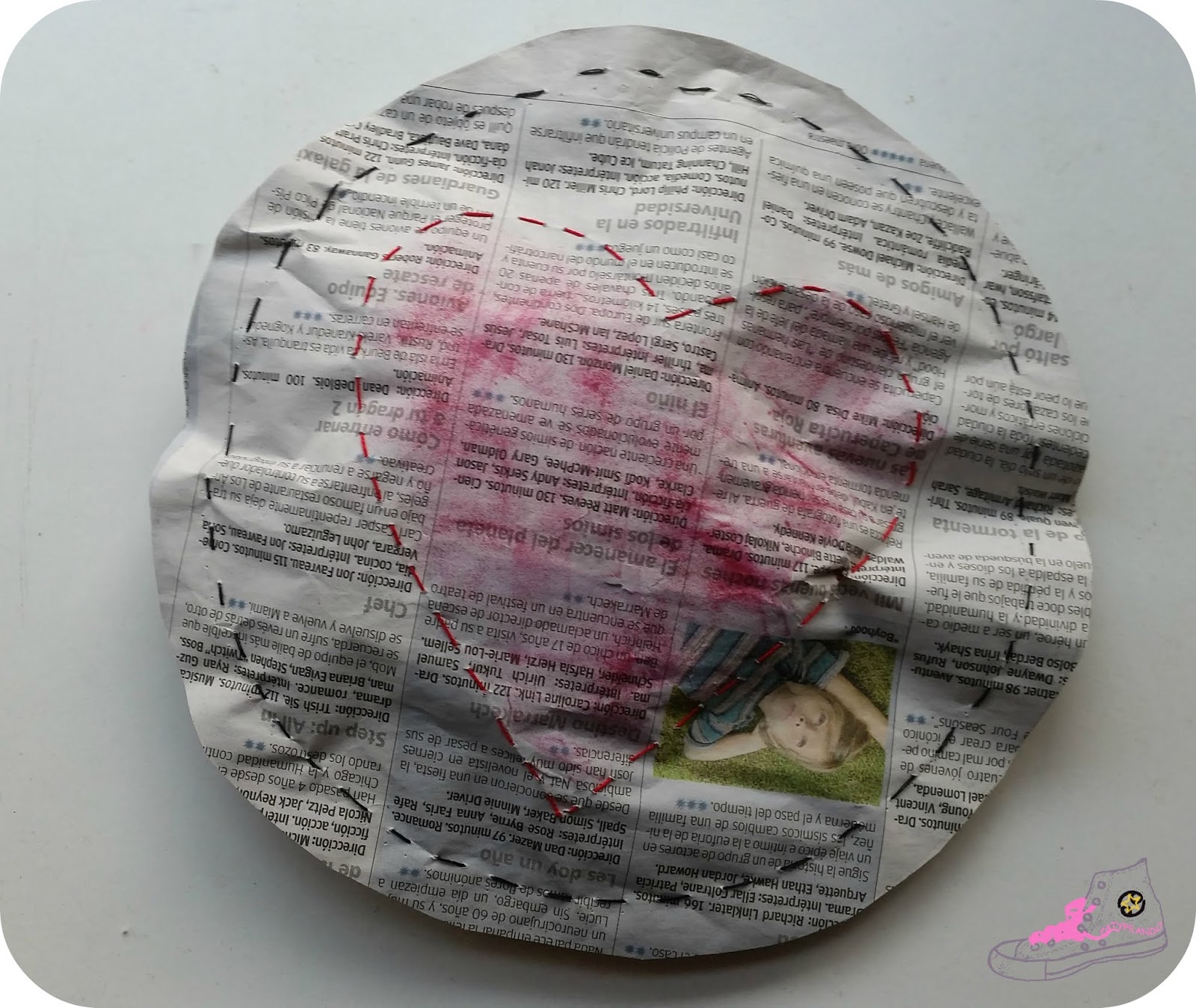 Patypeando: Un blog Muy DIY: Empaquetado bonito con periódico - Paquete  amoroso