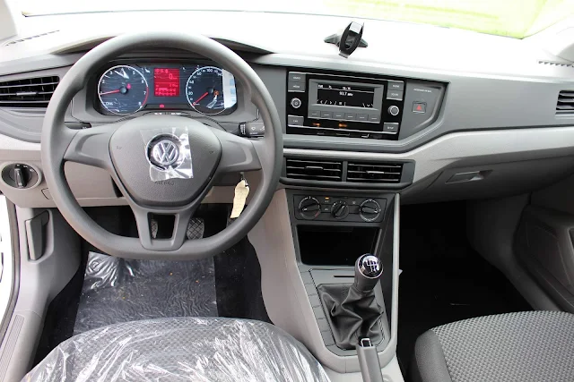 VW Virtus MSI 2018 - taxi - interior
