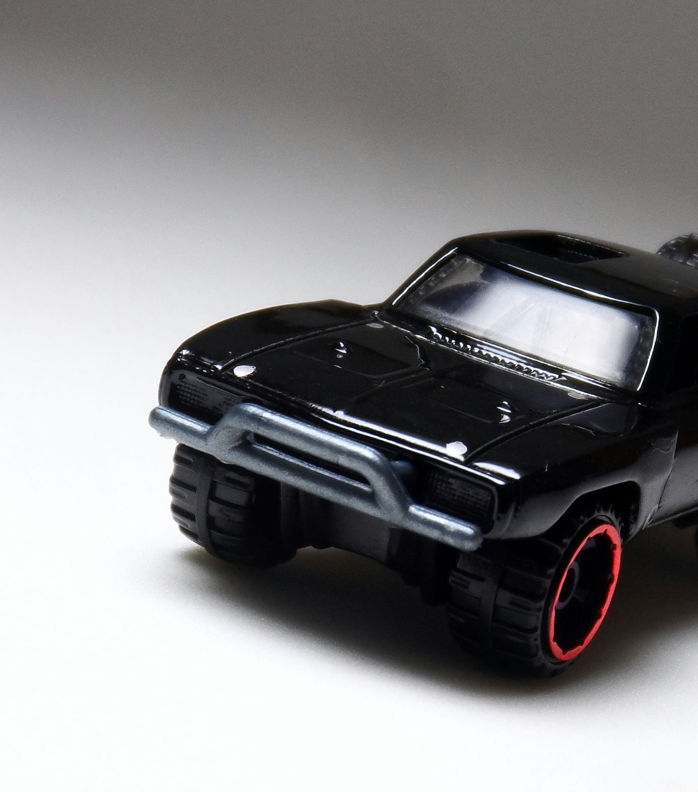 Os Dodge Charger clássicos de Dominic Toretto em Velozes e Furiosos da Hot  Wheels.