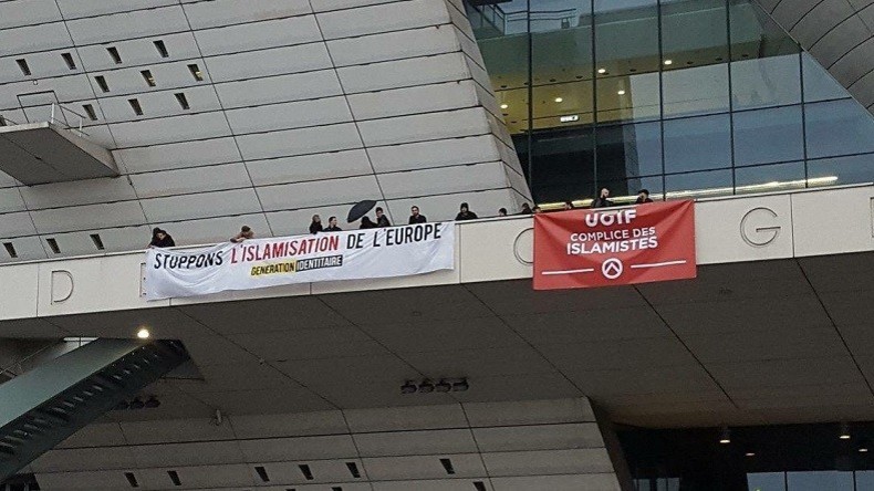 Des identitaires ont manifesté contre la tenue d'un colloque de l'UOIF