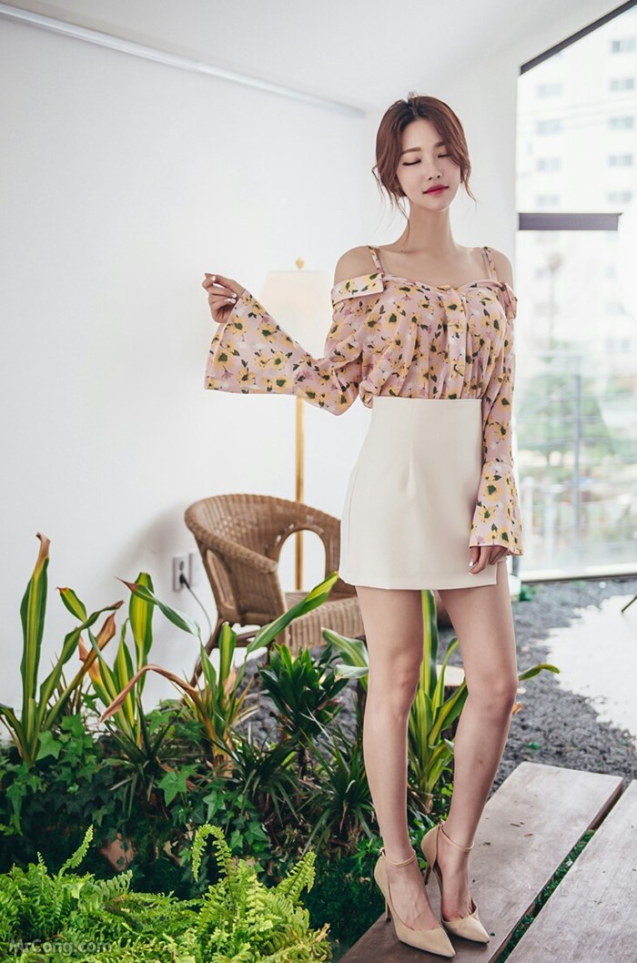 Beautiful Park Jung Yoon in the April 2017 fashion photo album (629 photos) photo 9-9